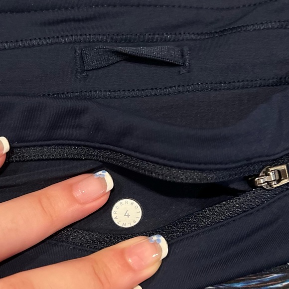 LULULEMON interconnect blue speed up shorts - Picture 6 of 6